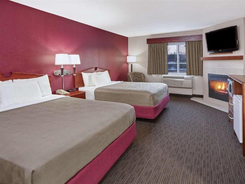 Americinn By Wyndham Douglas/Saugatuck Buitenkant foto