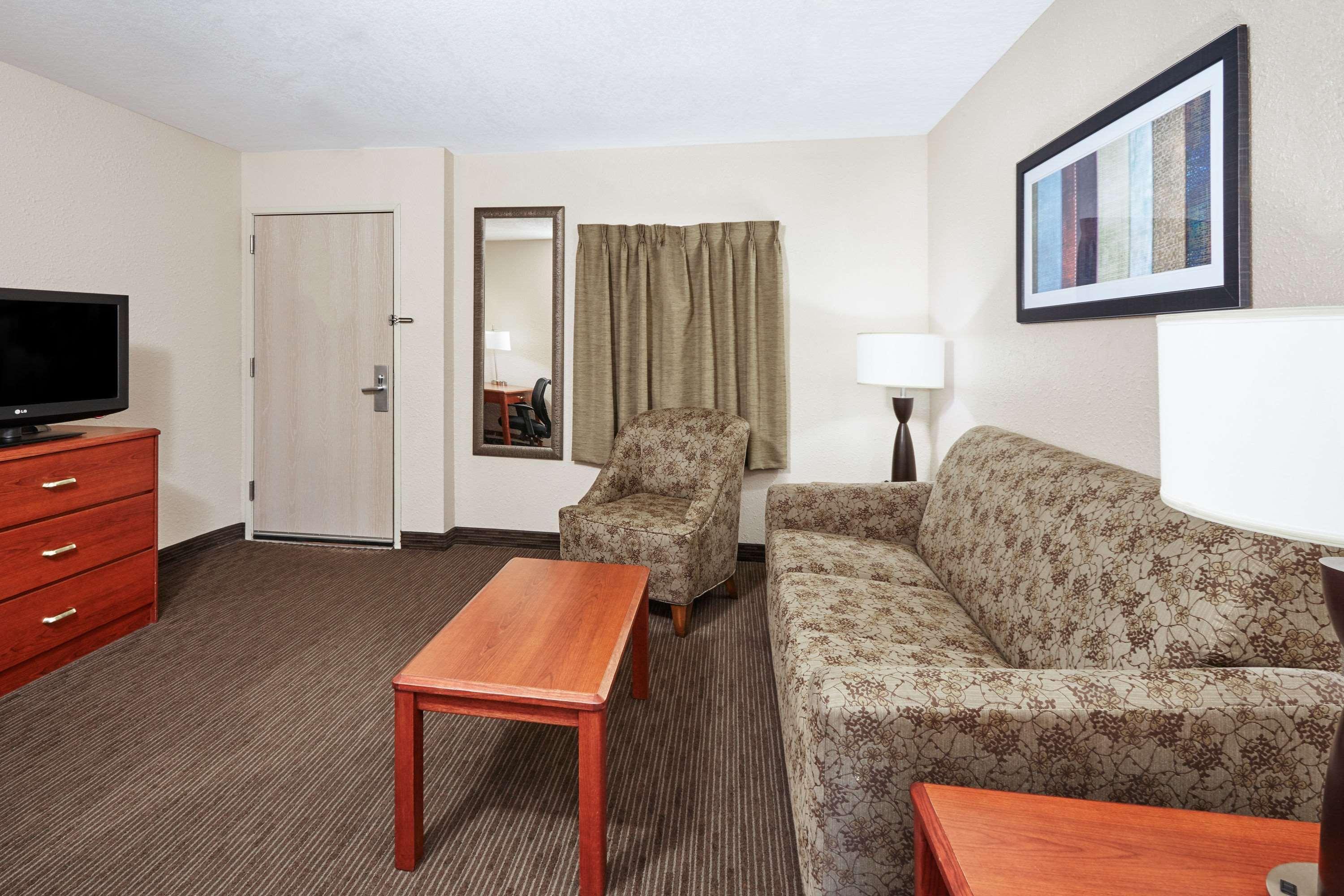 Americinn By Wyndham Douglas/Saugatuck Buitenkant foto