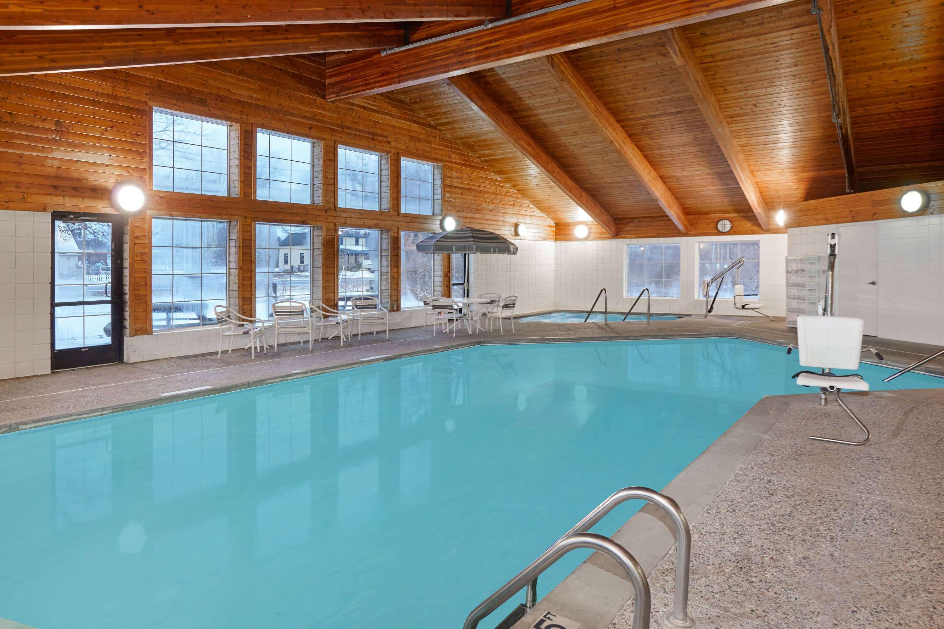 Americinn By Wyndham Douglas/Saugatuck Buitenkant foto
