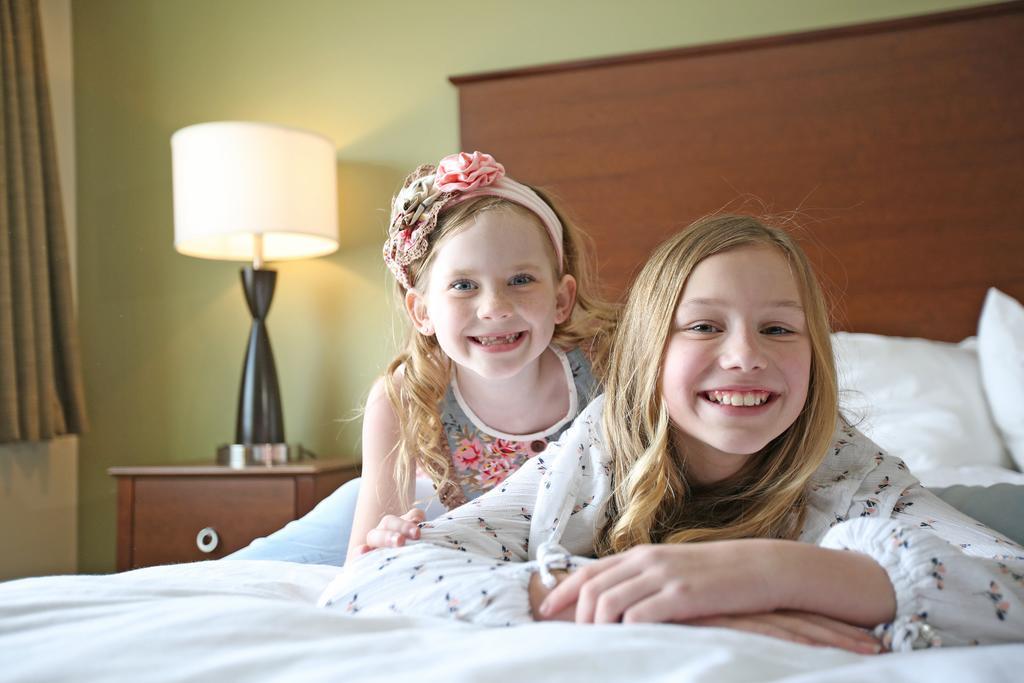 Americinn By Wyndham Douglas/Saugatuck Buitenkant foto