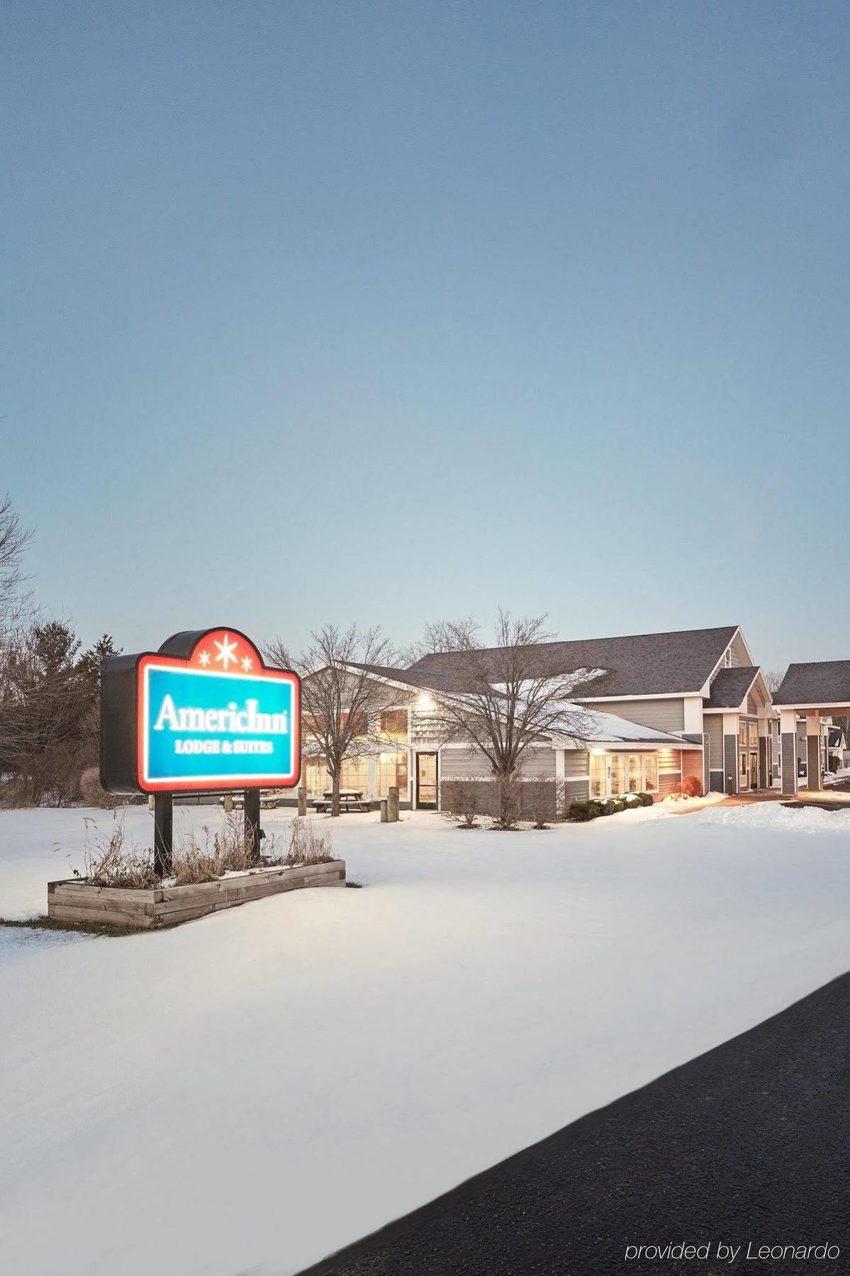 Americinn By Wyndham Douglas/Saugatuck Buitenkant foto