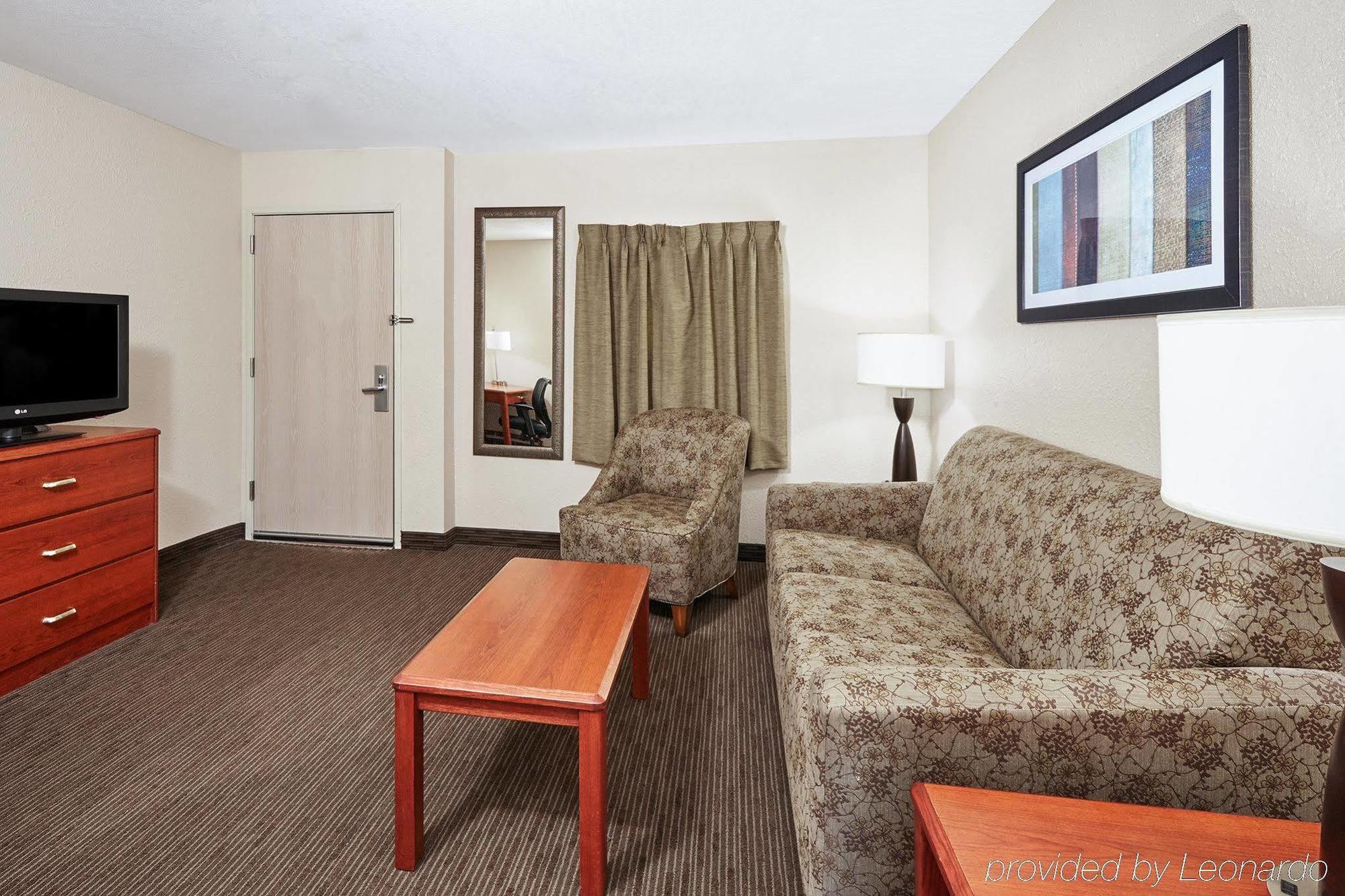 Americinn By Wyndham Douglas/Saugatuck Buitenkant foto