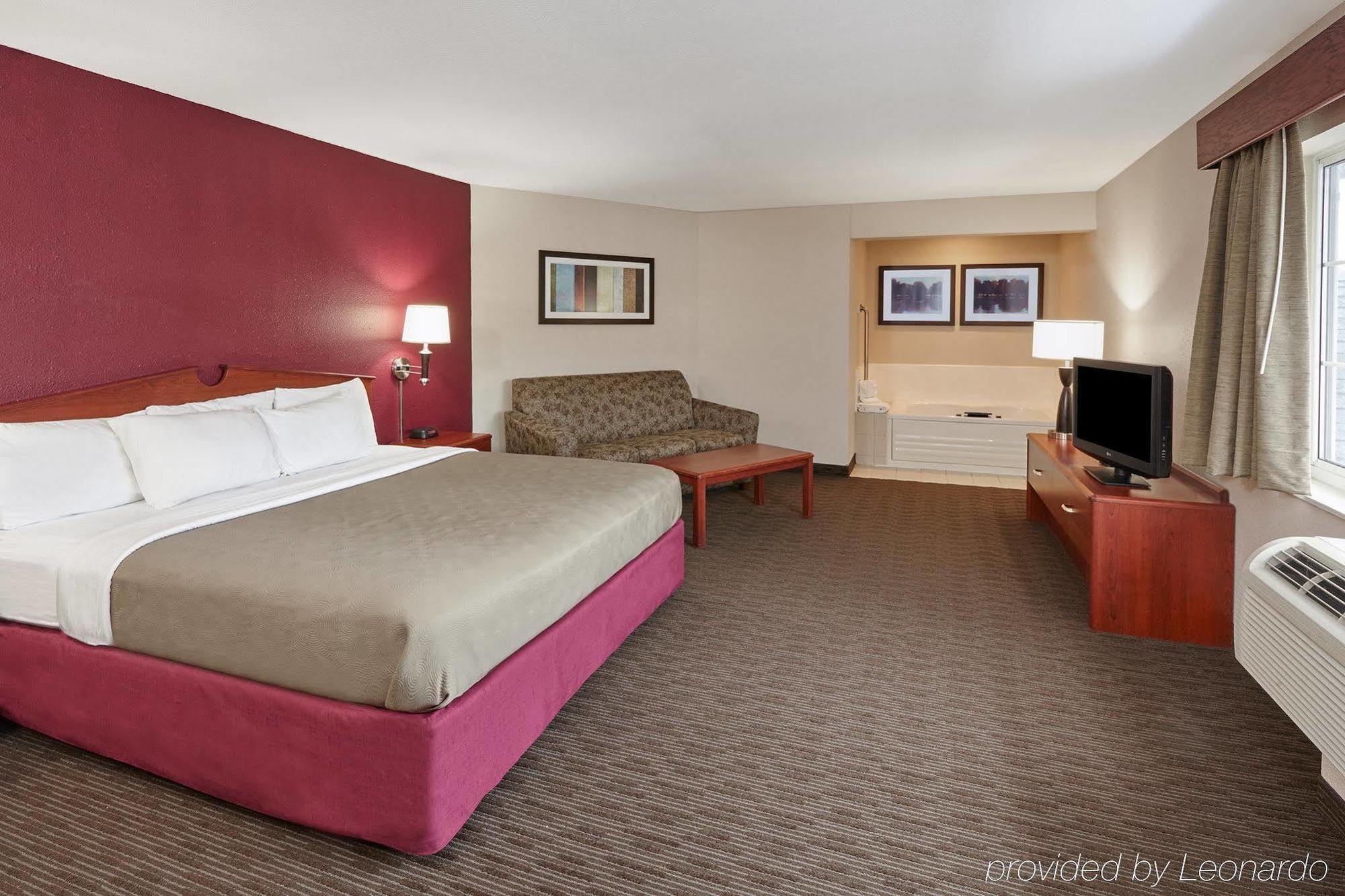 Americinn By Wyndham Douglas/Saugatuck Buitenkant foto